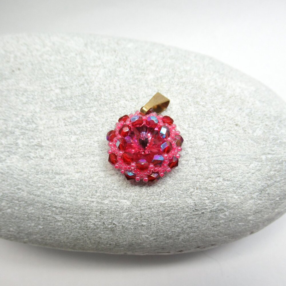 Handmade Rivoli Pendant - Picture 10 of 10